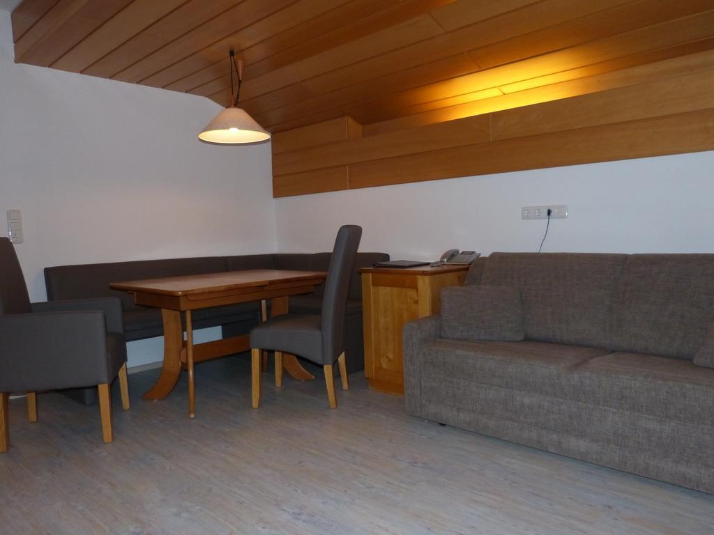 Appartements Alpenland Lermoos Phòng bức ảnh